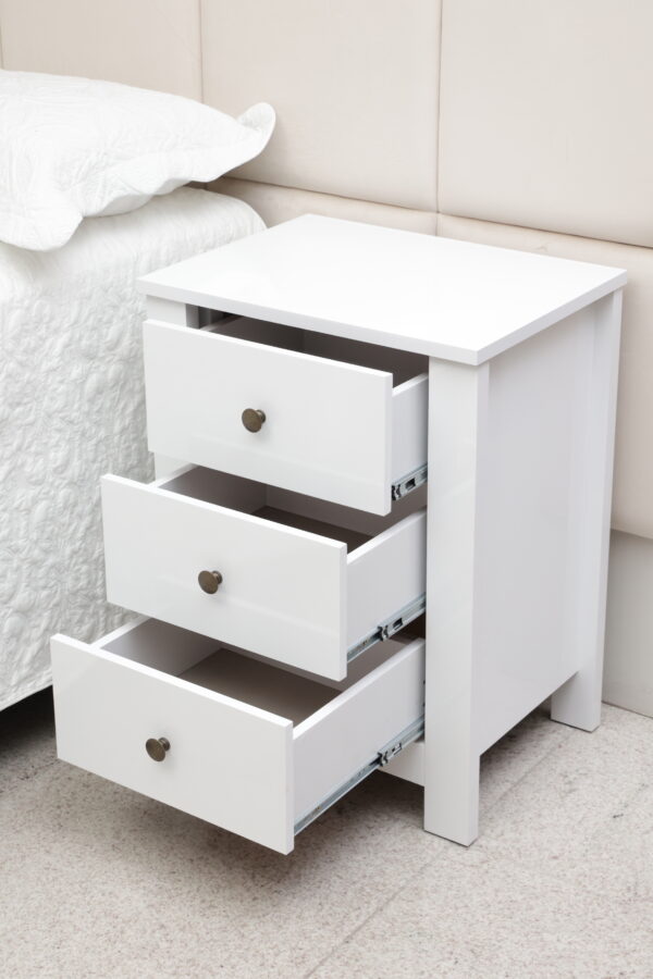 Mesa Lateral de Quarto Maggiore com 3 Gavetas Branco