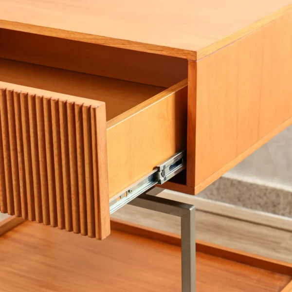 Mesa Lateral de Quarto Neo Amêndoa