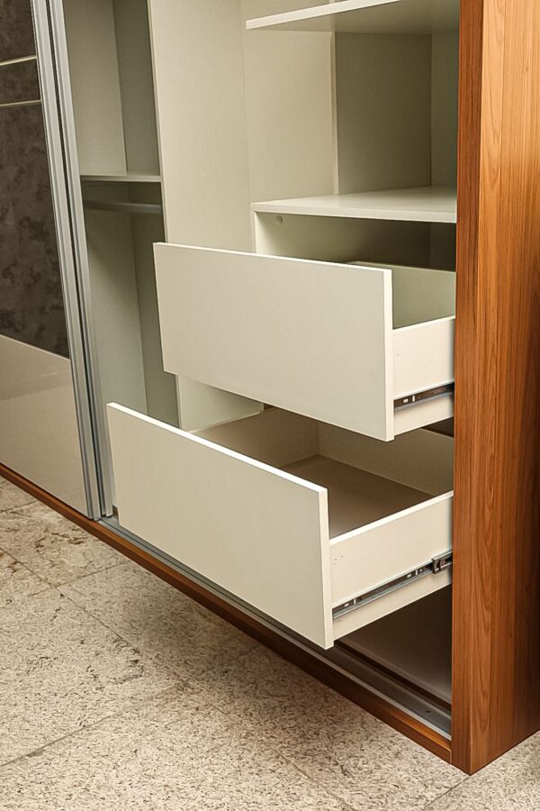 Guarda-roupa TW703 2,67m Freijo/Off/Espelho