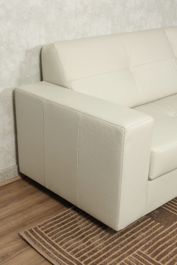Sofá Príamo 2,42 Couro Off White
